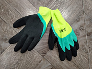  Перчатки плотные салатовые обрезиненные 
